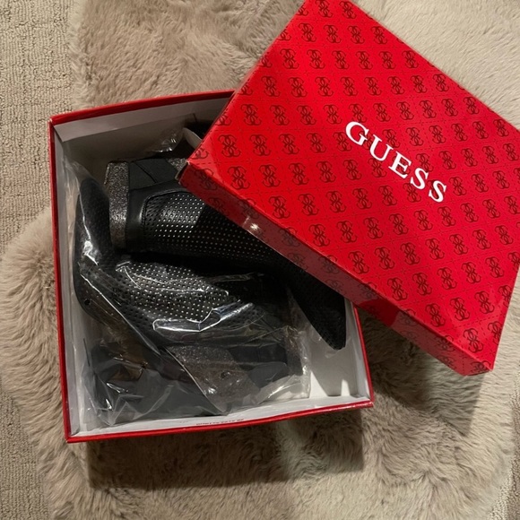 Guess Black Shoes🖤❤️ - Picture 4 of 4